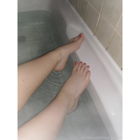 20-01-13 11613208-01 Tits and feet in the bath 1620x2160-ci4Xjkyj.jpg